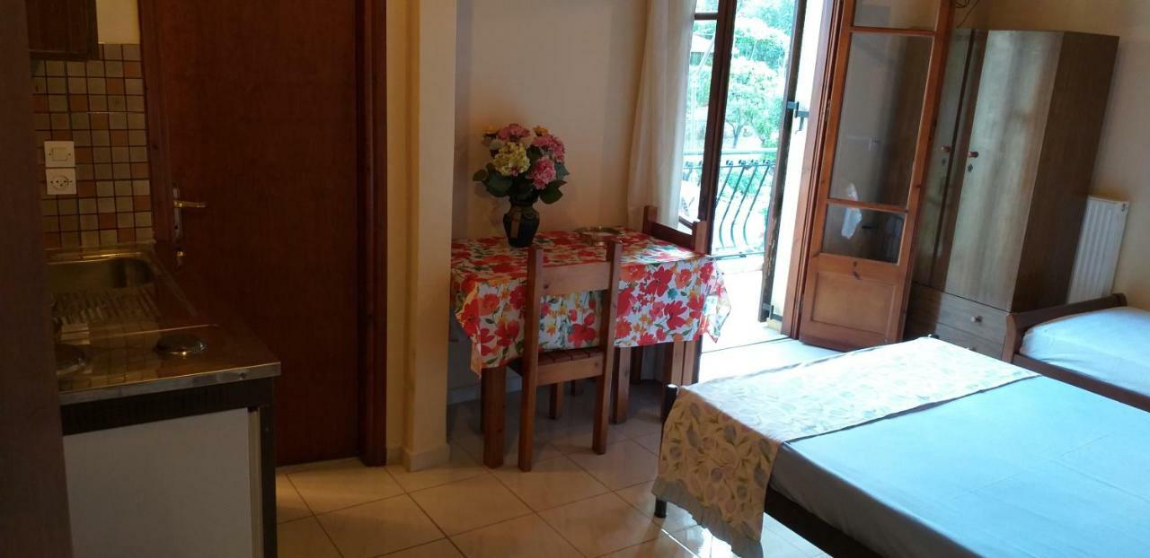 Toulatos Pantelis Apartment Poulata Ngoại thất bức ảnh