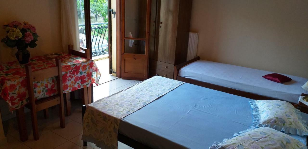 Toulatos Pantelis Apartment Poulata Ngoại thất bức ảnh