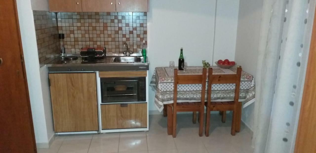 Toulatos Pantelis Apartment Poulata Ngoại thất bức ảnh